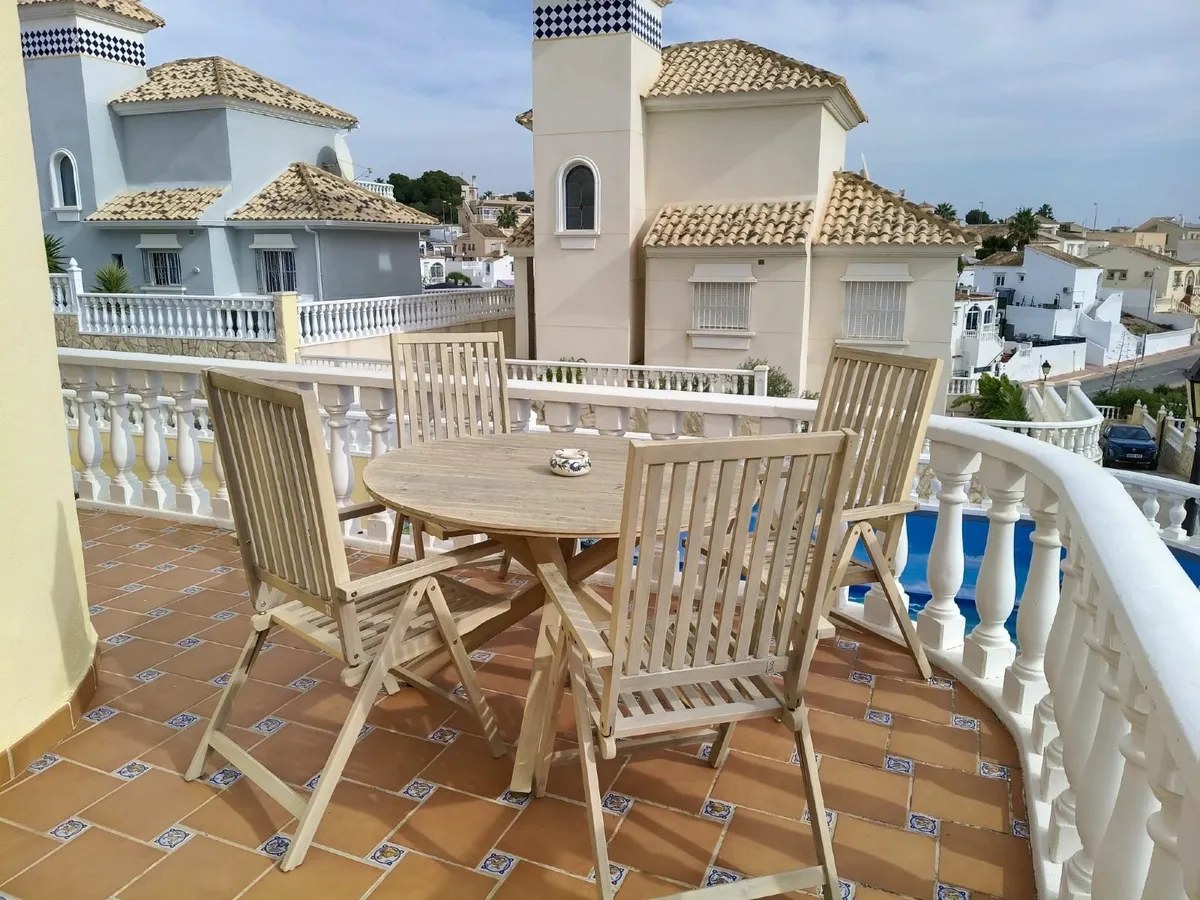 Holiday Villa in Villamartin, Alicante, Spain - Image 4