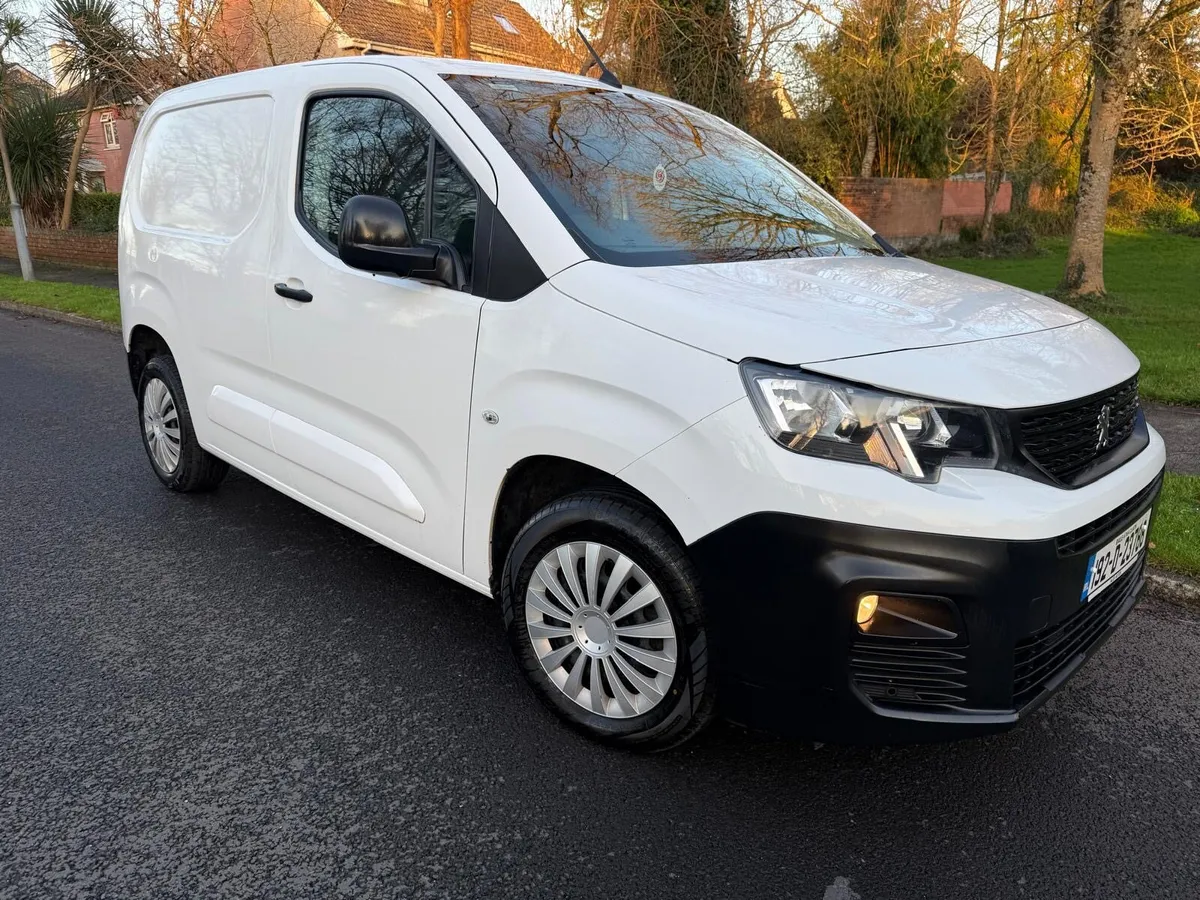2019 Peugeot Partner NEW Cvrt Top Spec - Image 1