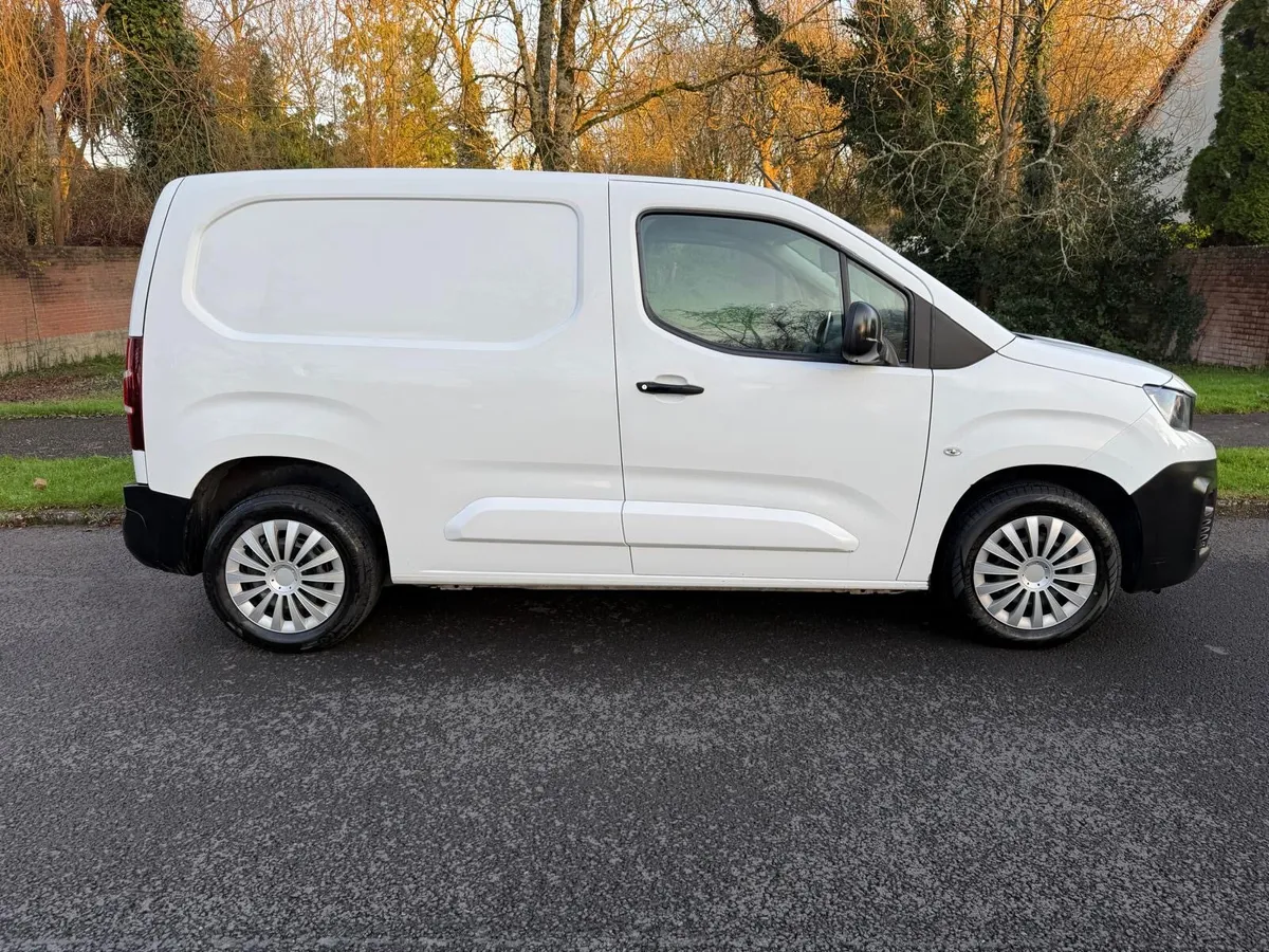 2019 Peugeot Partner NEW Cvrt Top Spec - Image 3