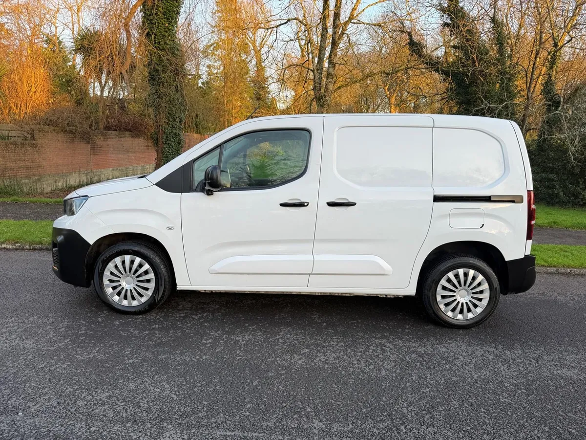 2019 Peugeot Partner NEW Cvrt Top Spec - Image 4