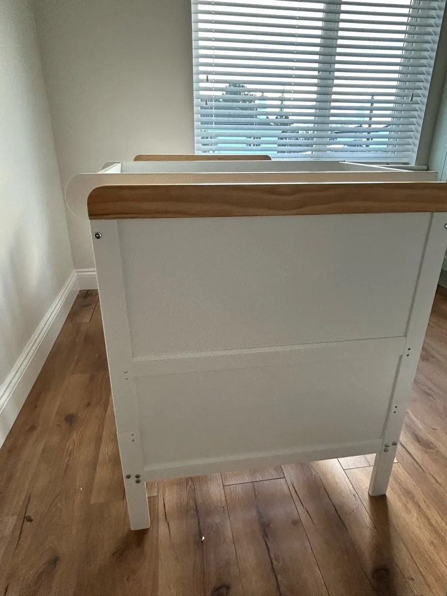 Baby Elegance Cot Bed in White - Image 4