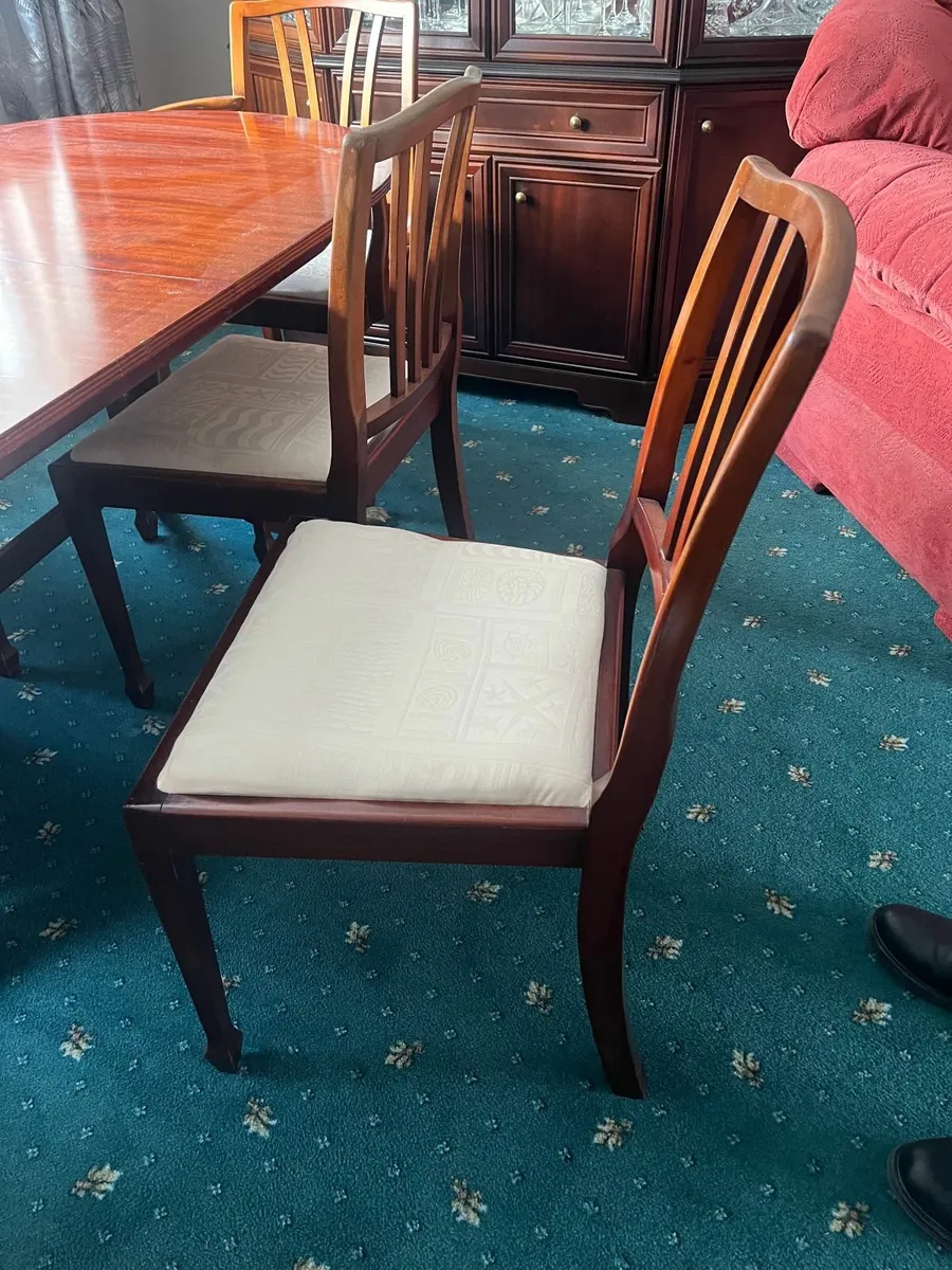 Mahogany table and 6 chairs - Image 4