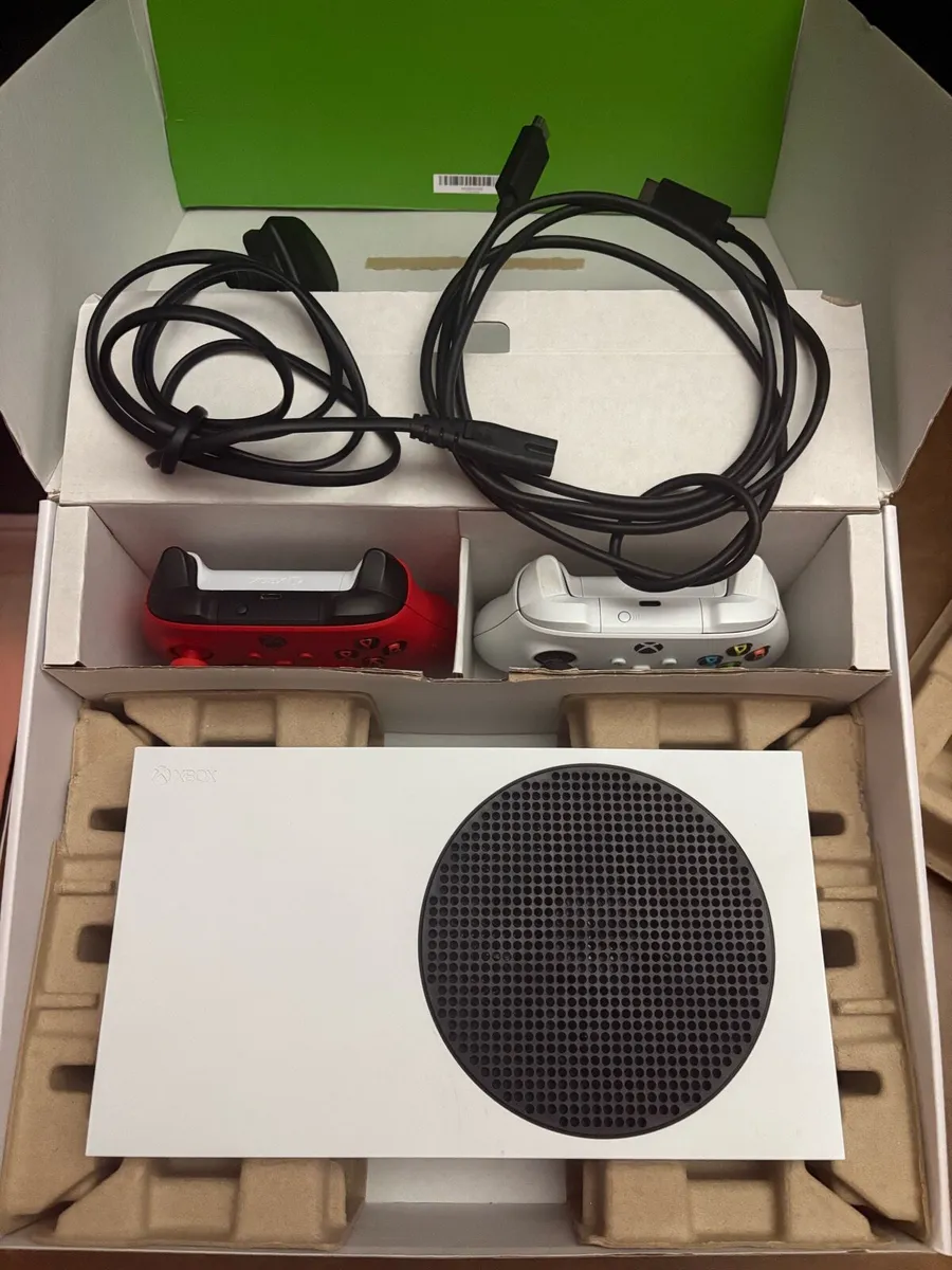 Xbox Series S & 2 Controllers - Image 2