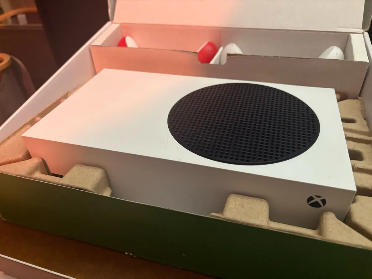 Xbox Series S & 2 Controllers - Image 4