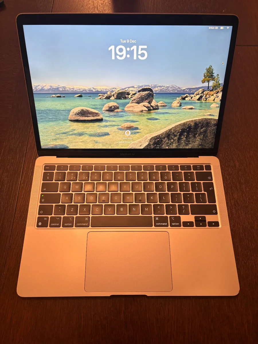 MacBook Air M1 13” 256GB - Image 2