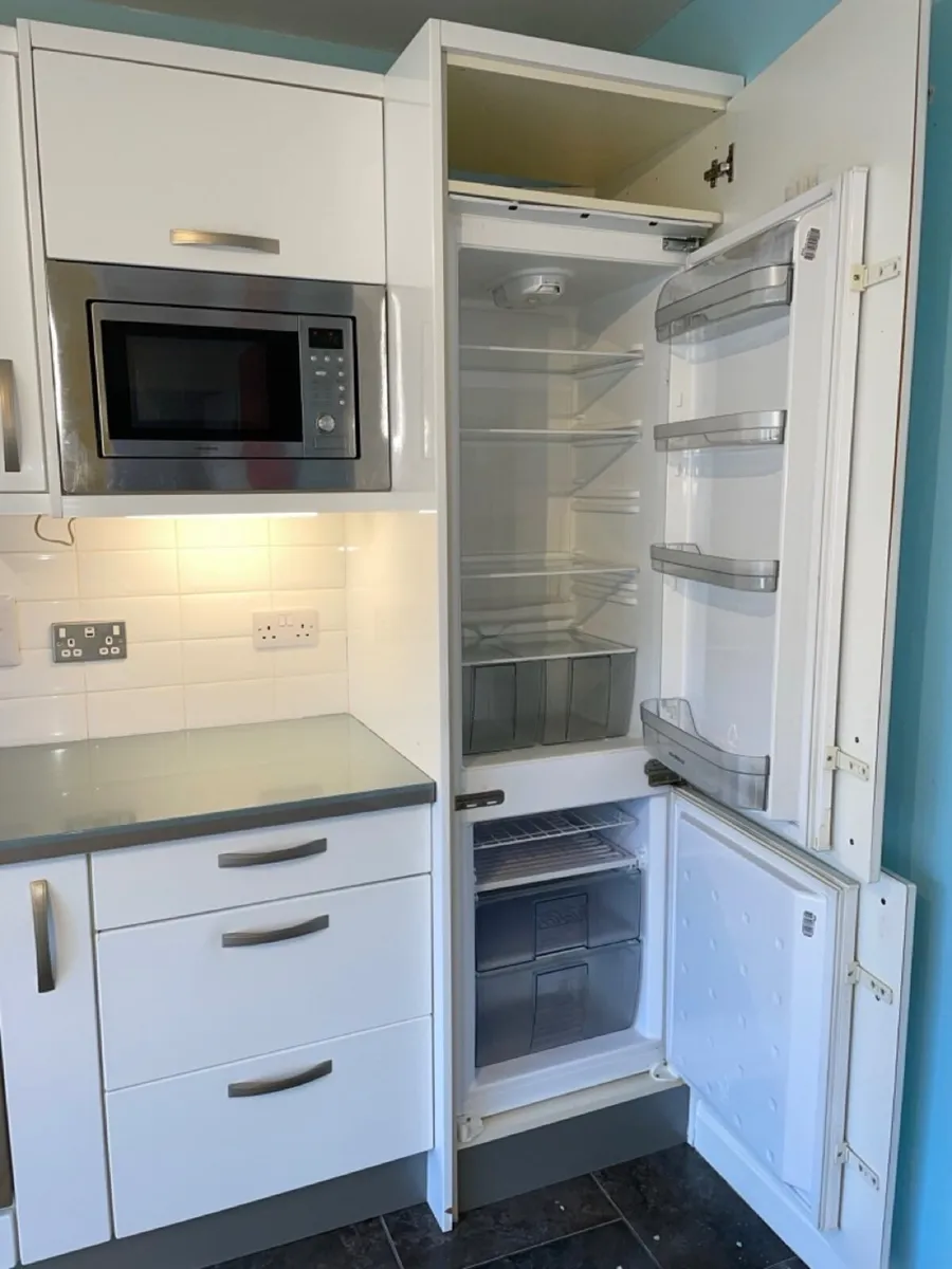 Fitted Kitchen + Integrated appliances - Image 2