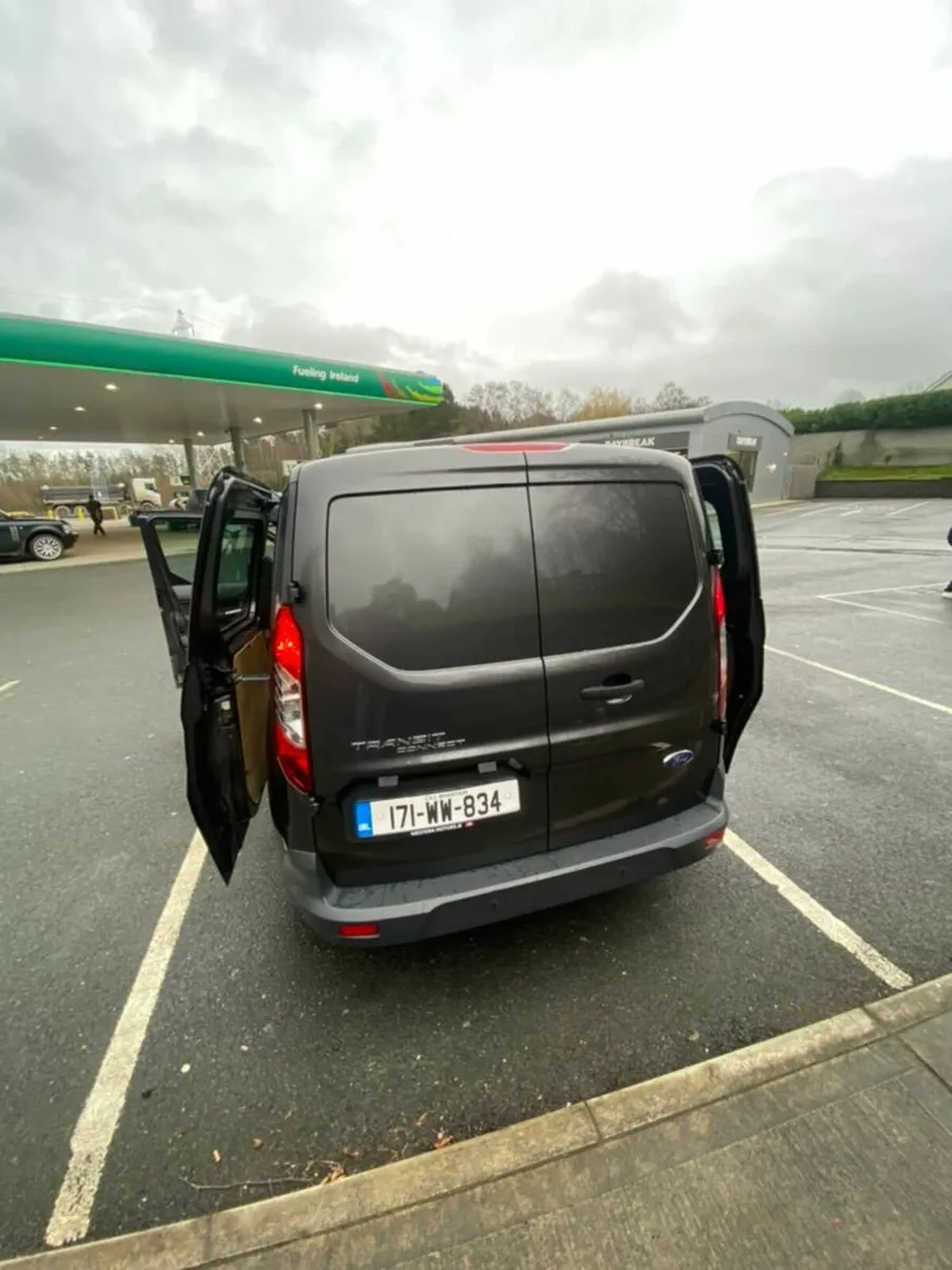 Ford Transit Connect Crew Cab 2017 - Image 4