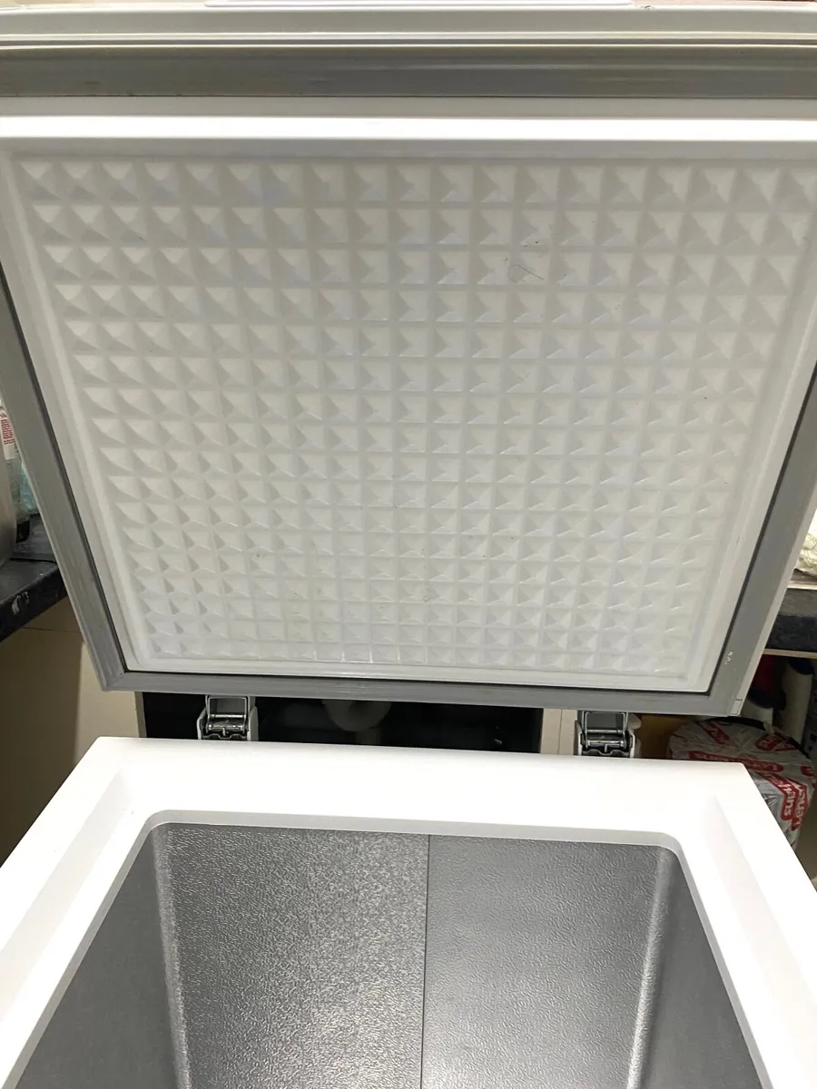 Small Chest Freezer - Image 4
