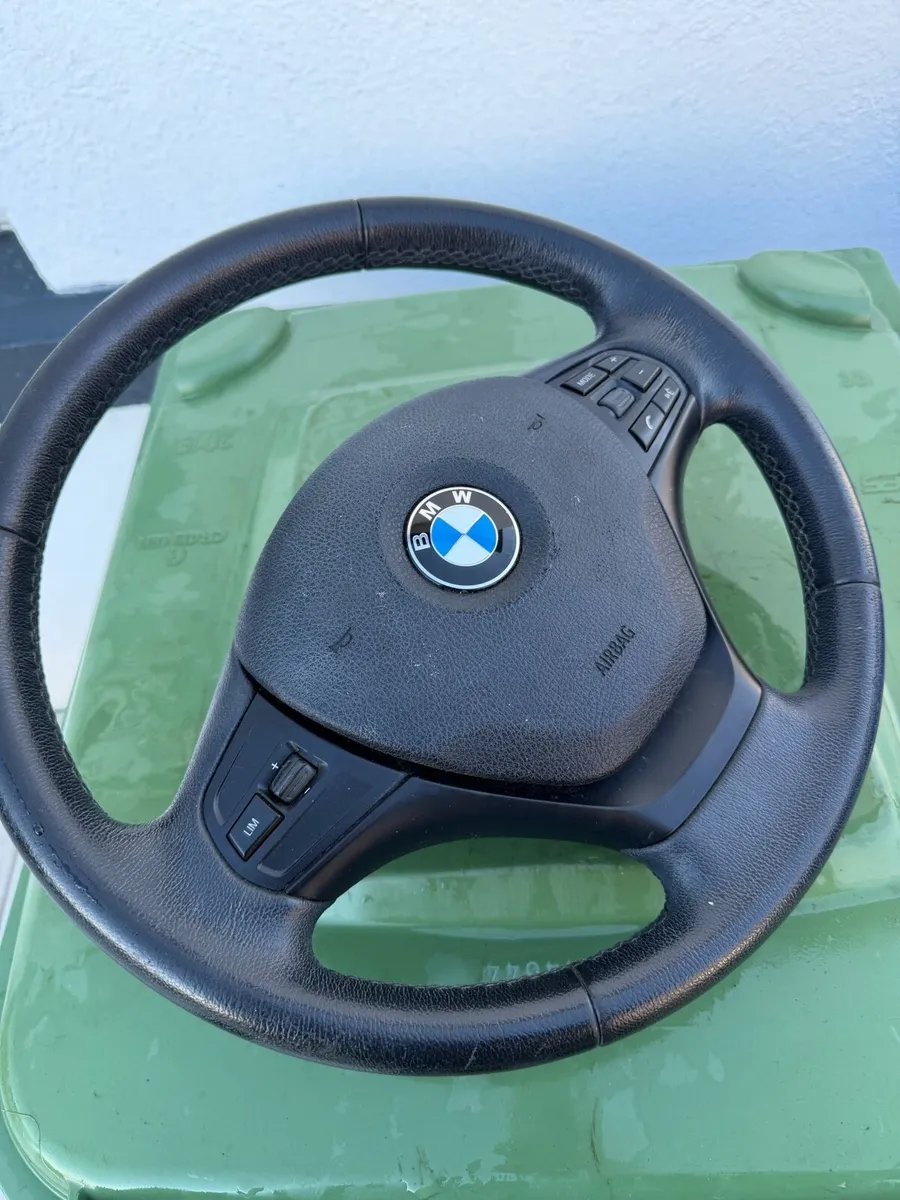 BMW steering wheel - Image 3