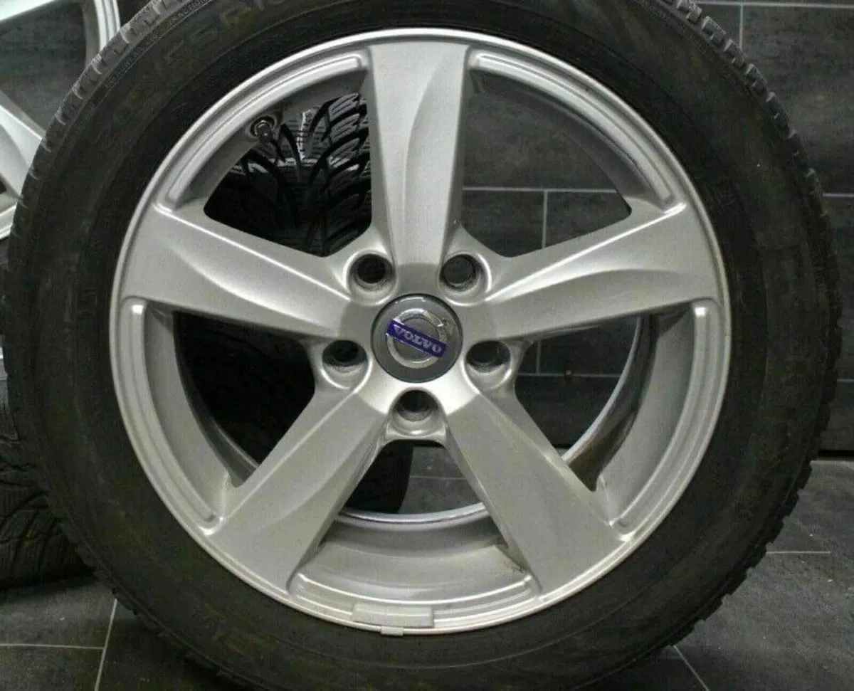 4 x Volvo centre caps - FREE POST - Image 4