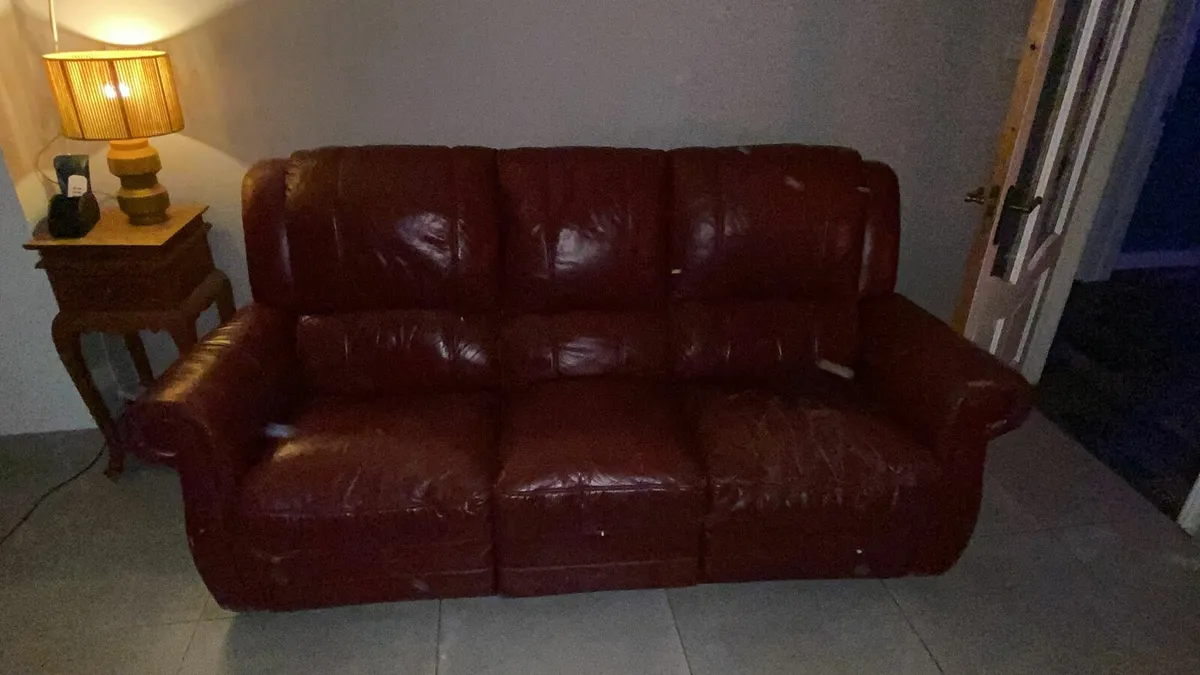 Couch - Image 2