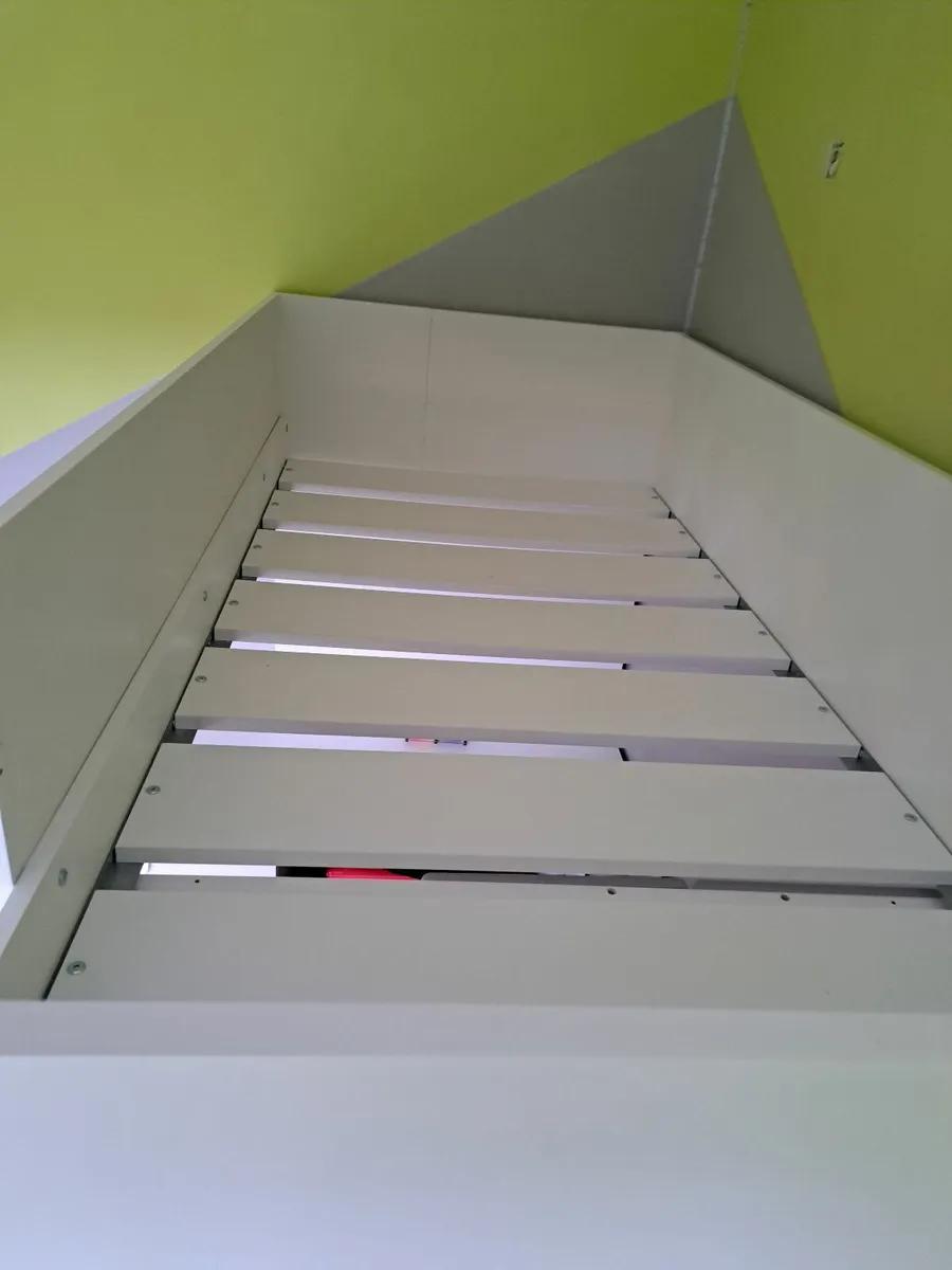 Kids bed with desk and wardrobe - Image 3