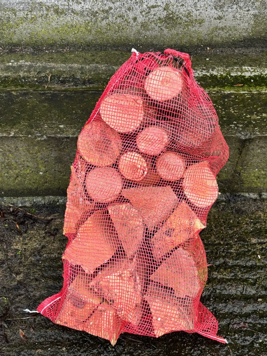 Large netted bags of seasoned firewood logs/blocks - Image 3