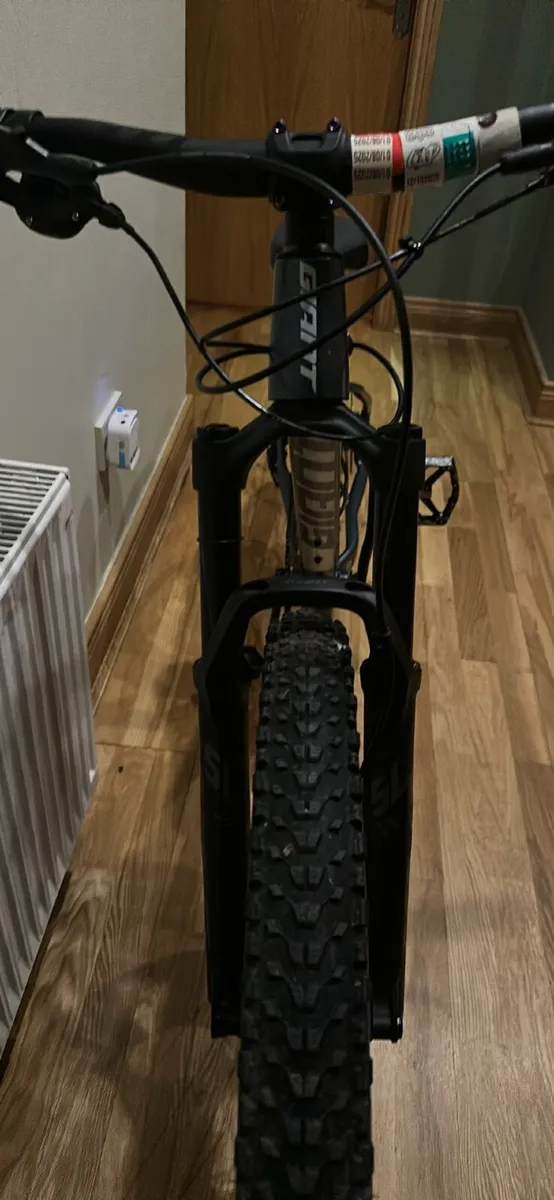 2022 Giant Fathom size small mountain bike - Image 2