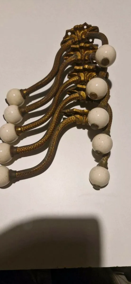 Brass hooks - Image 3