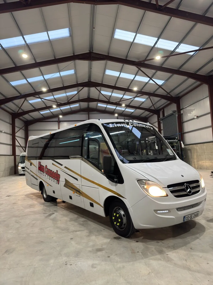 2013 Merc Turas 800 - Image 2