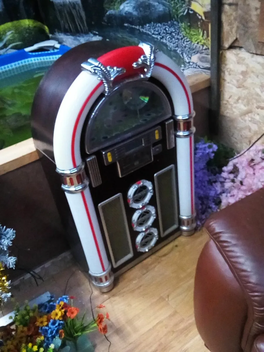 steepletone full size jukebox cd, radio,usb,lights - Image 1