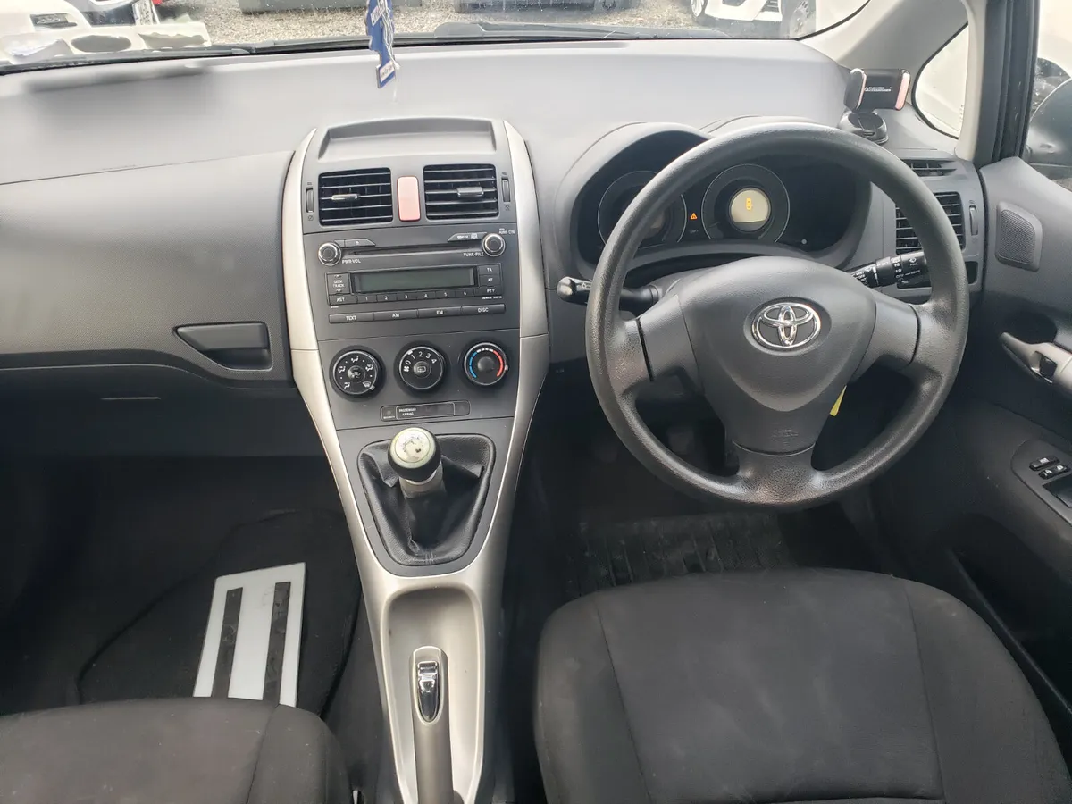 Toyota Auris 2008 - Image 3