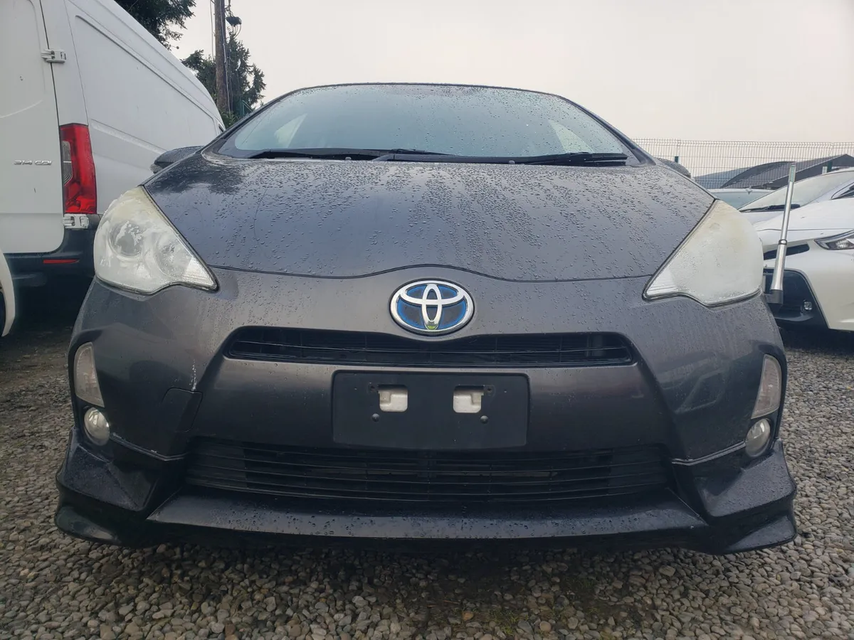 2013 toyota aqua - Image 1