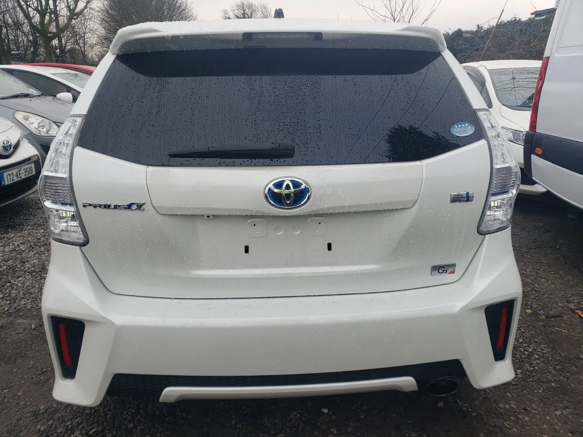 2015 toyota prius alpha 7 seater - Image 2