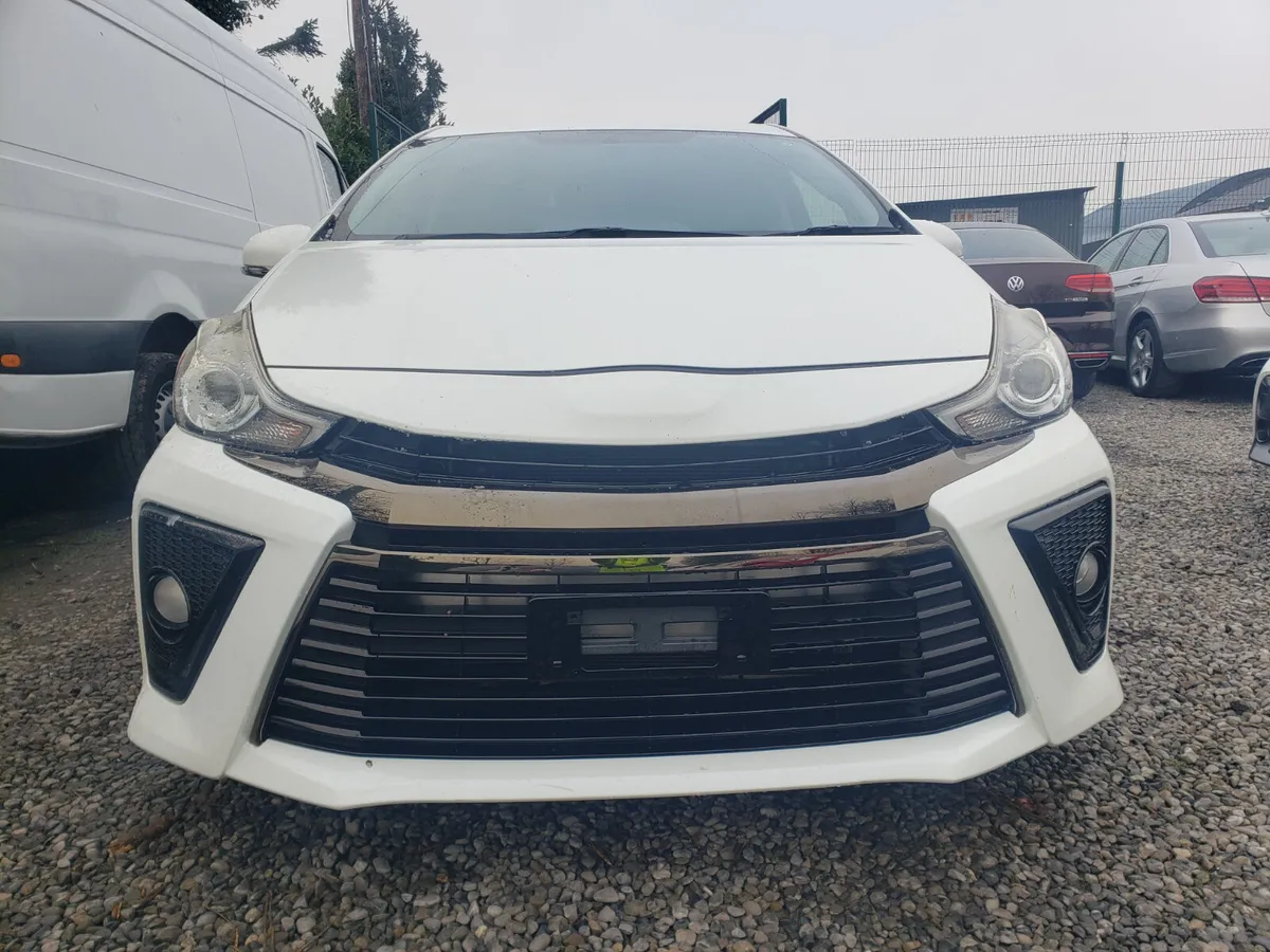 2015 toyota prius alpha 7 seater - Image 1