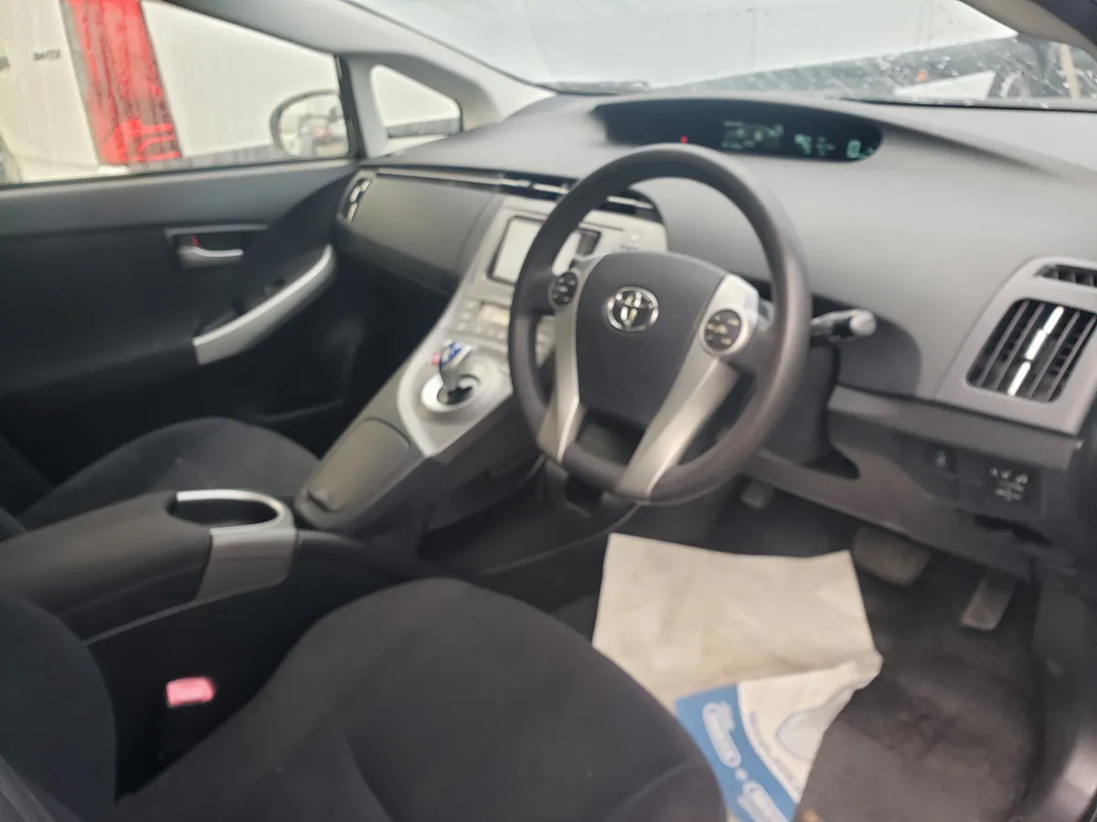 2012 toyota prius hybrid - Image 3