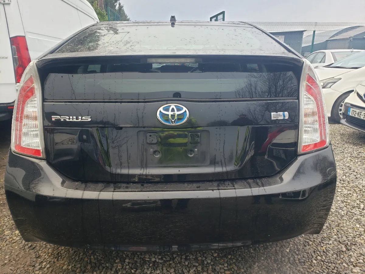 2012 toyota prius hybrid - Image 2