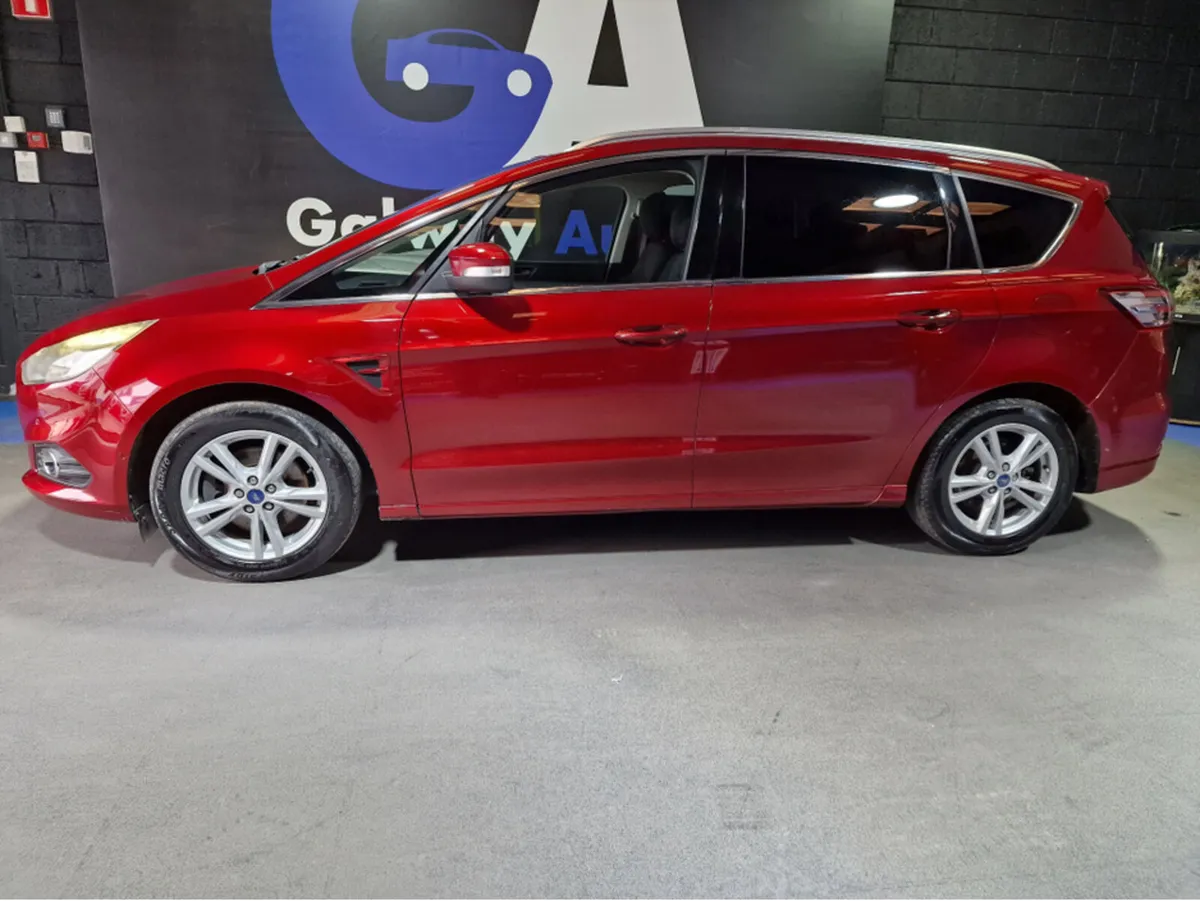 Ford S-Max TITANIUM  2.0 TDCI-LOW MILEAGE-NEW NCT - Image 4