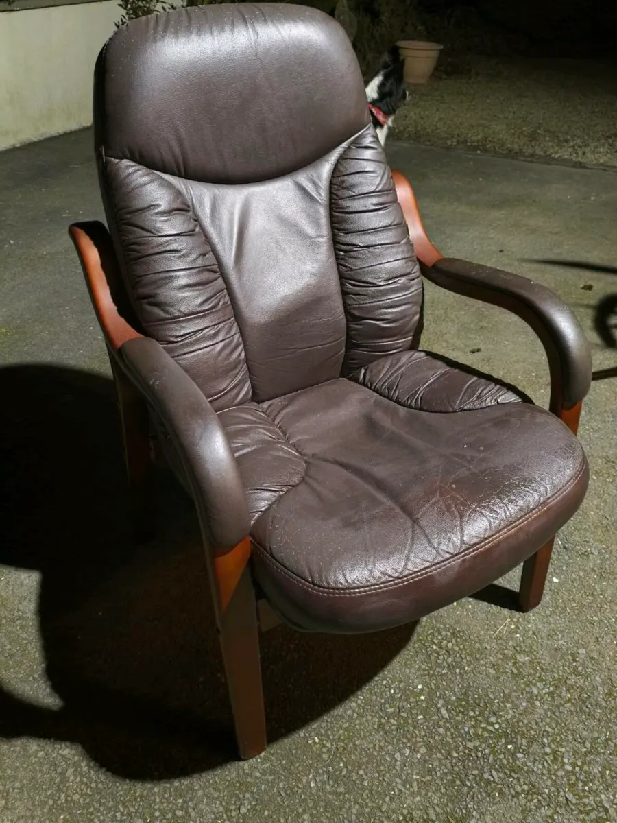 Beautiful solid chair , good and comfortable - Image 3