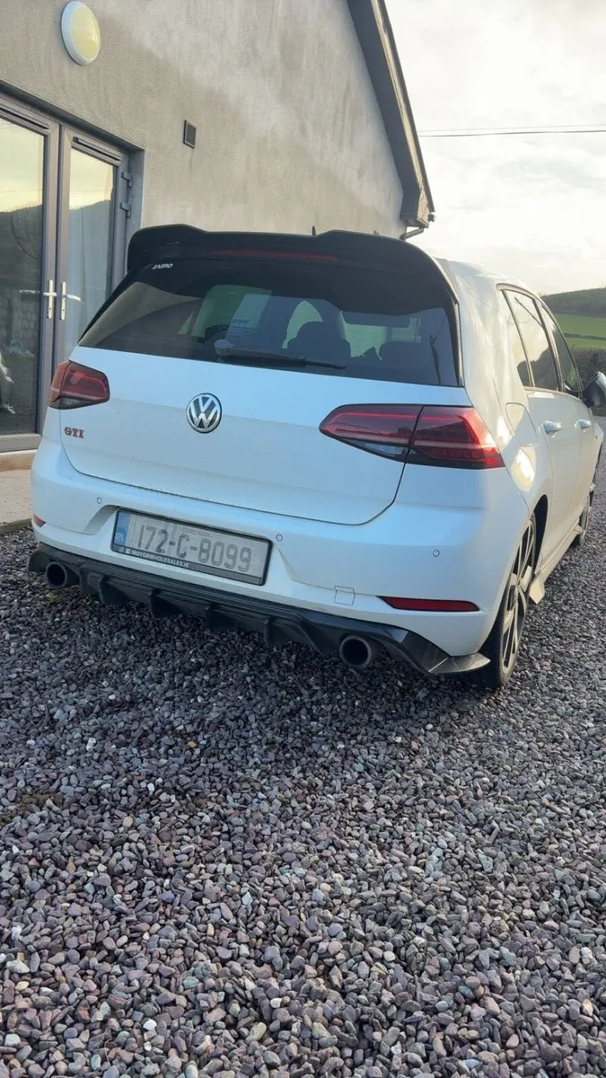 Volkswagen Golf GTI - Image 2