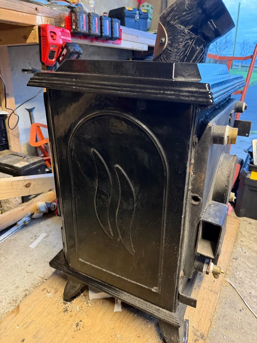 Blacksmith solid fuel burning stove - Image 4