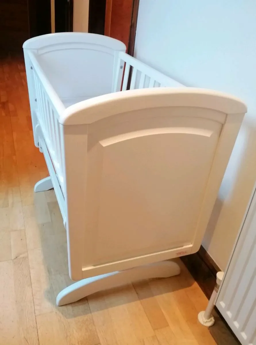 Gliding Crib - Image 2