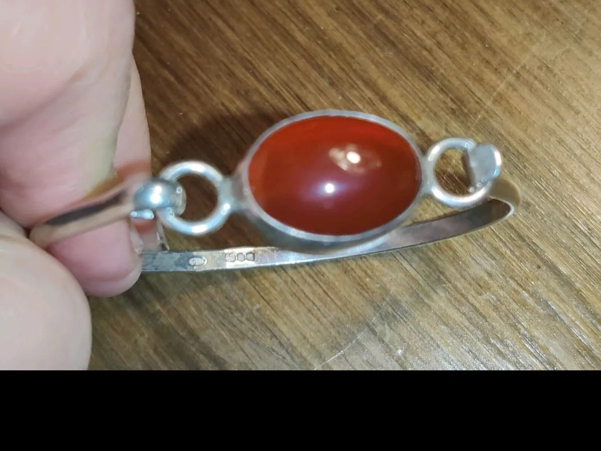 OVAL CARNELIAN, 925 Silver CHUNKY Vintage Bangle ! - Image 2
