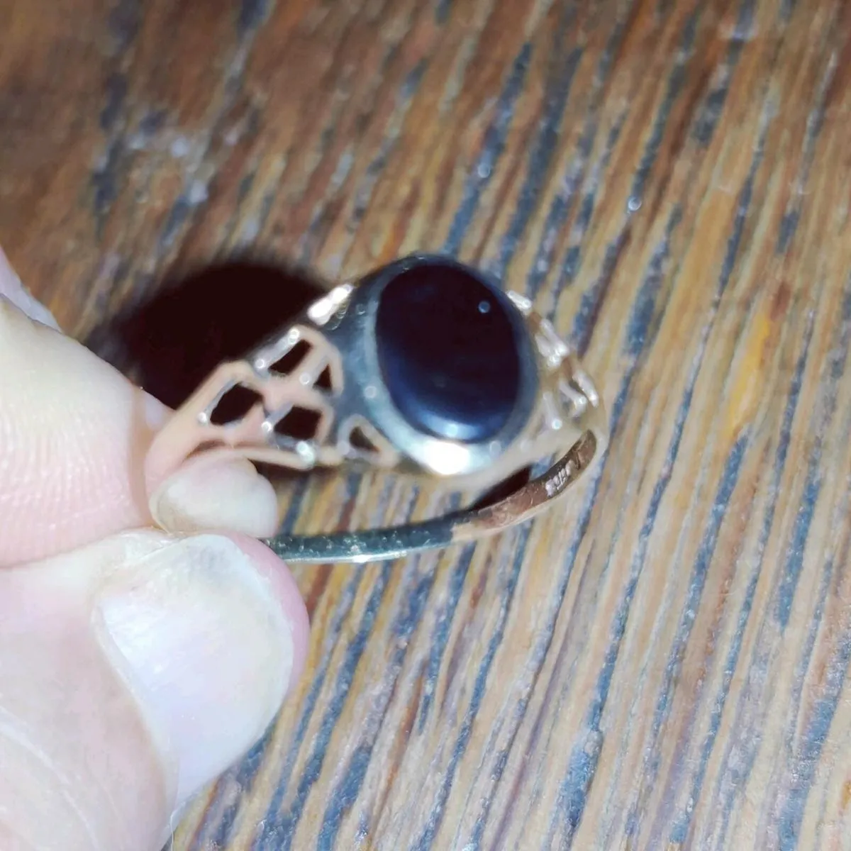 BLACK ONYX TRELLIS, 9CT Gold Vintage Signet Ring ! - Image 2