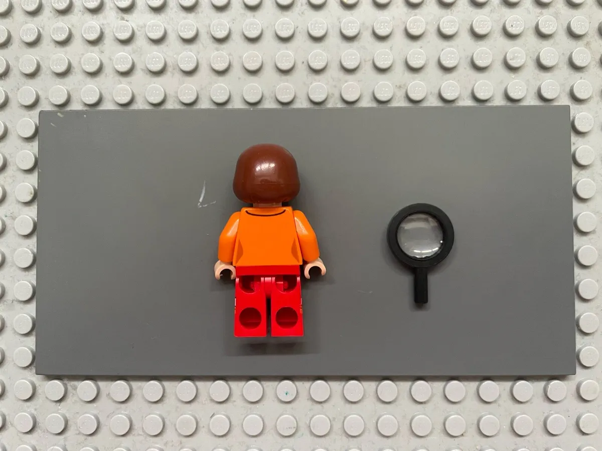 Lego scooby doo scd005 Velma Dinkley minifigure - Image 2