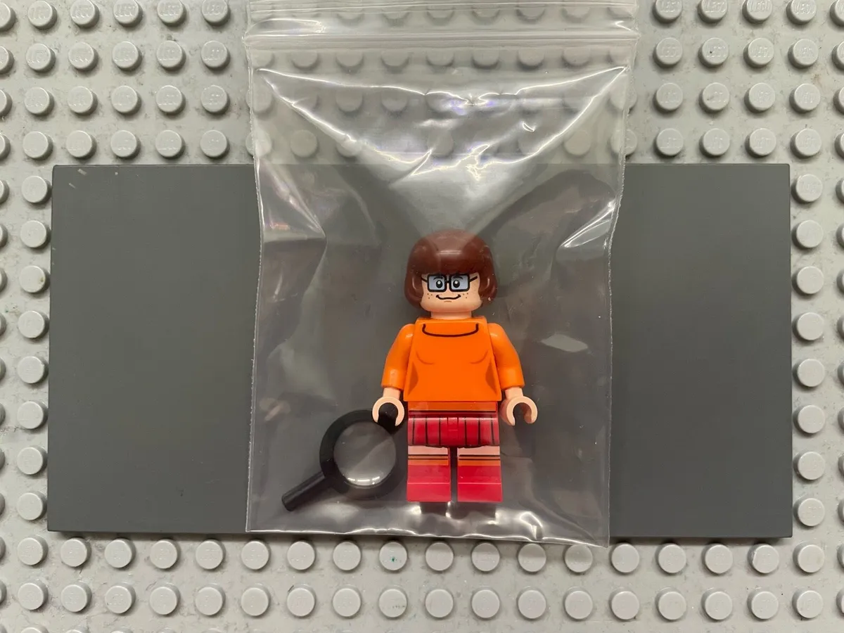 Lego scooby doo scd005 Velma Dinkley minifigure - Image 3
