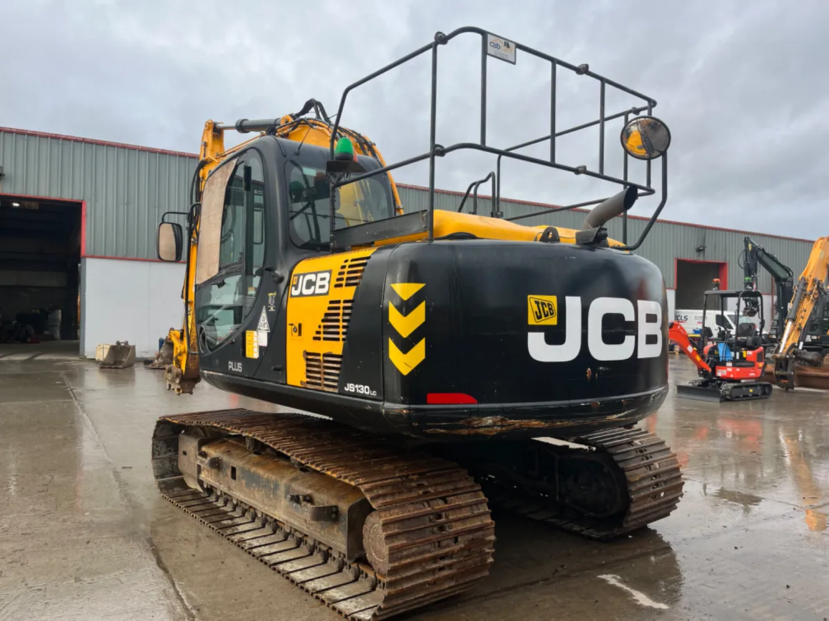 2019 JCB JS131LC Excavator - Image 3