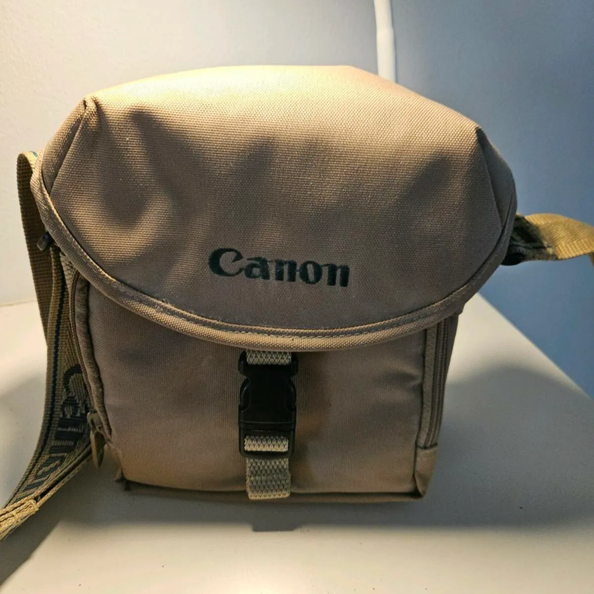 Canon camera bag - Image 2