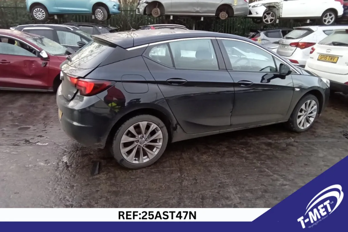 2017 VAUXHALL ASTRA BREAKING FOR PARTS - Image 4