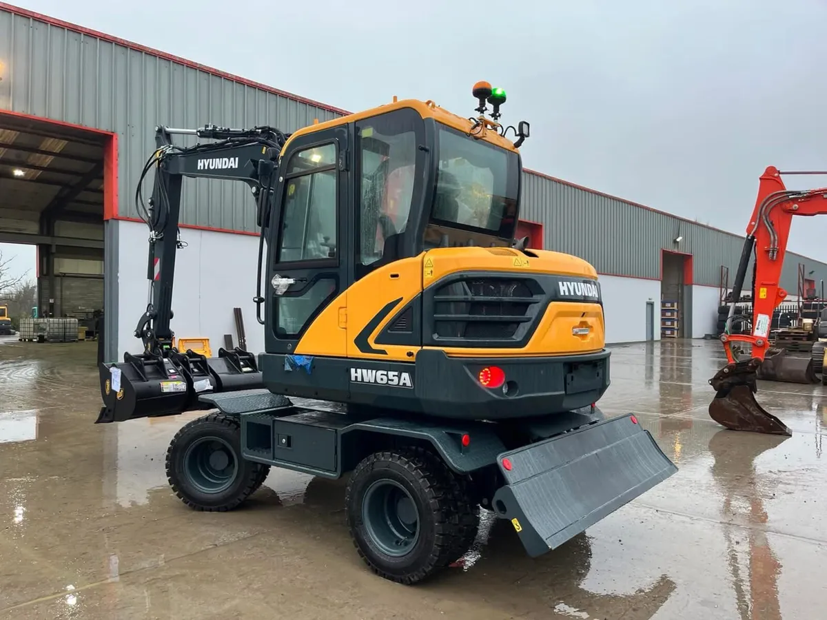 2026 Hyundai HW65A - Image 3