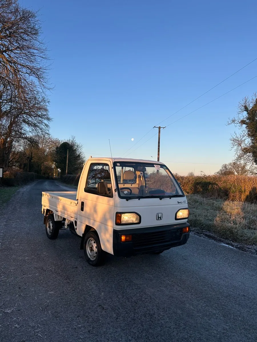 4 wheel drive Honda Acty mini truck - Image 1