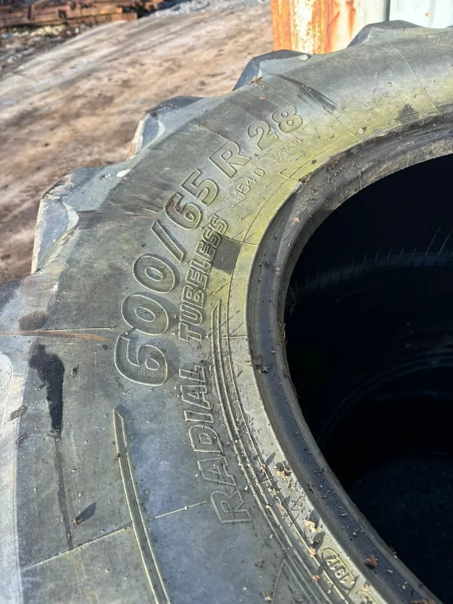 Michelin 600/65 R 28 tyres - Image 1