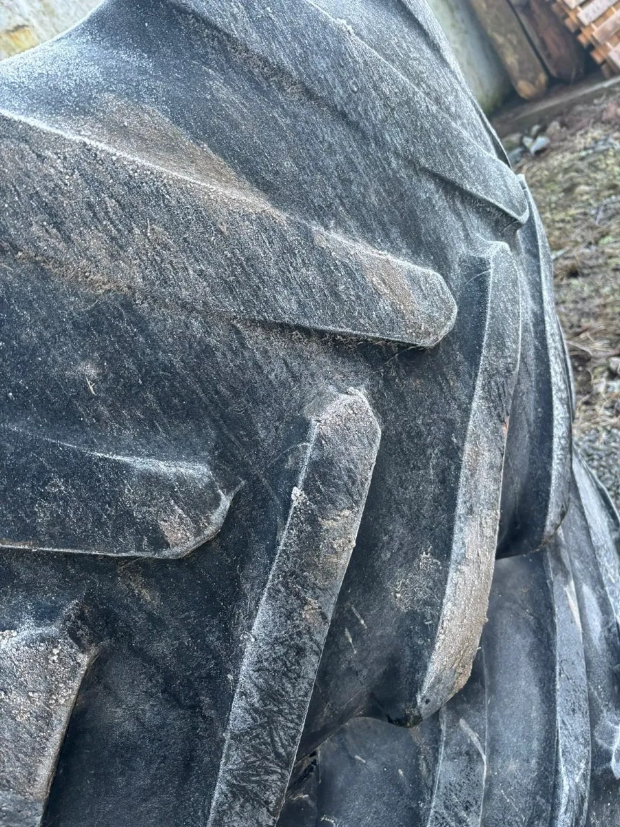 Michelin 600/65 R 28 tyres - Image 3