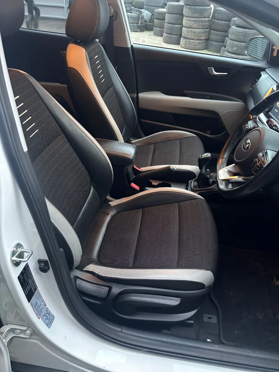 Kia Stonic leather Seats
