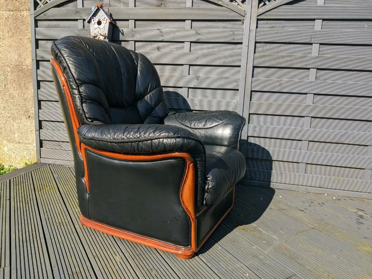 Leather chairs x2 free to collect - Image 3