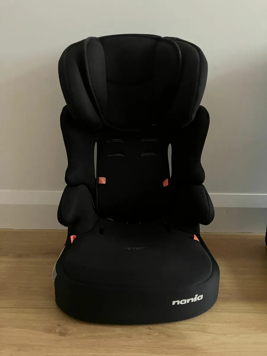 Car booster seats, 2 available. - Image 3
