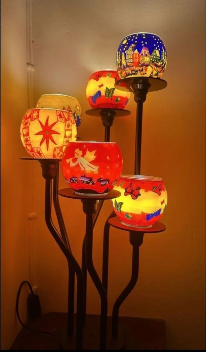 Stunning 6 Armed Globe Light - Image 1