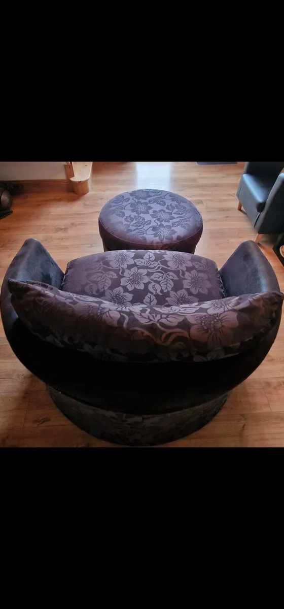 Swivel seat - Image 2