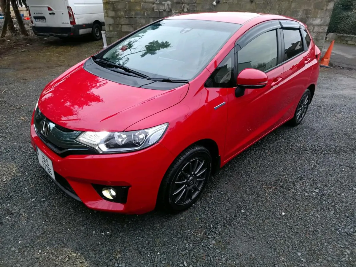 Honda fit hybrid Automatic - Image 1