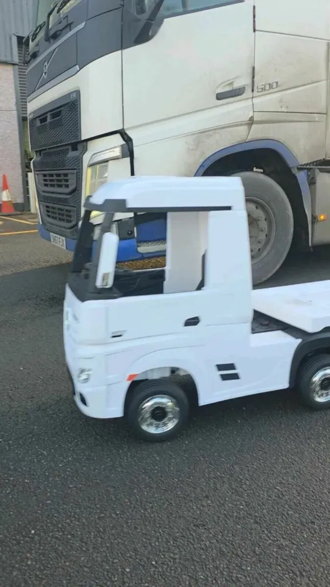 Kids Electric Lorry brand new - Image 1